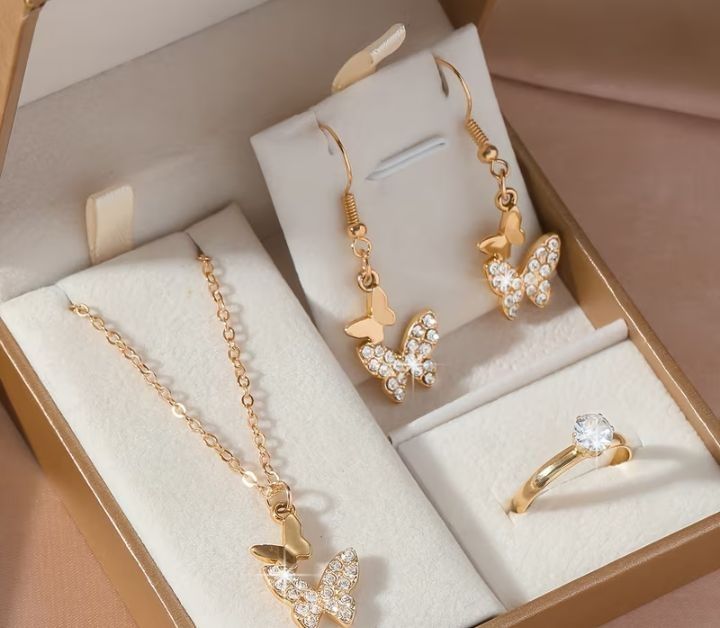 Продам набор ожирелья