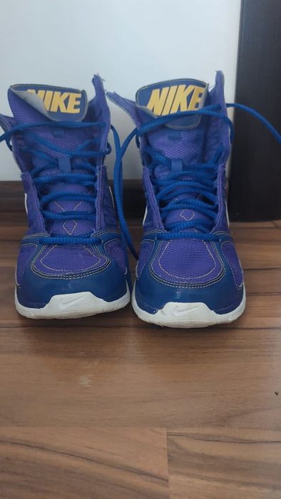 Bascheți , adidași Nike mărime 36.5