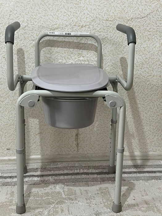 Санитарный. стул