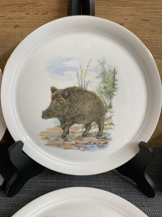 Баварски порцеланови чинии с ловен мотув