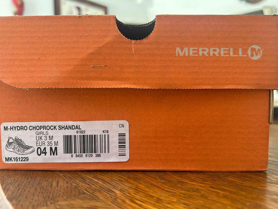 Сандали-спортни Merrell 35 номер, обувани еднократно