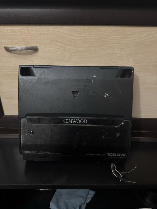 Сабвуфер с усилителем,антенна и мигалка