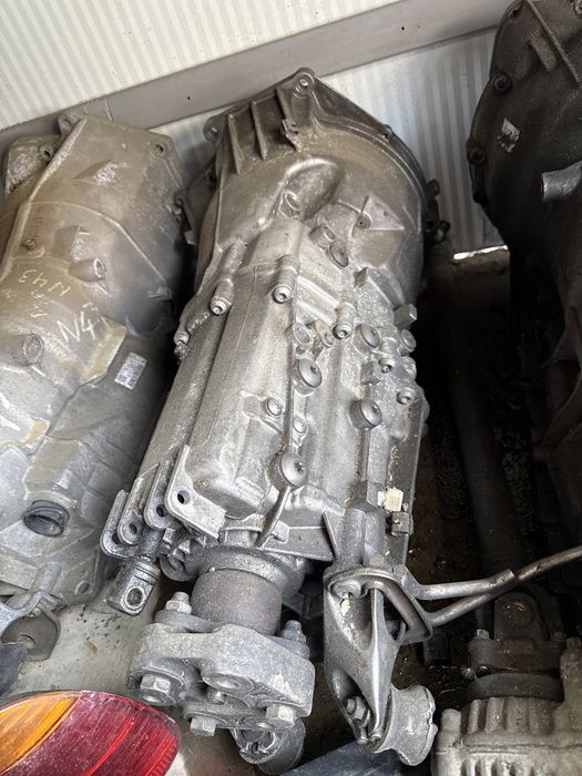 Cutie bmw 320d 163 cai manuala 204d4 e90