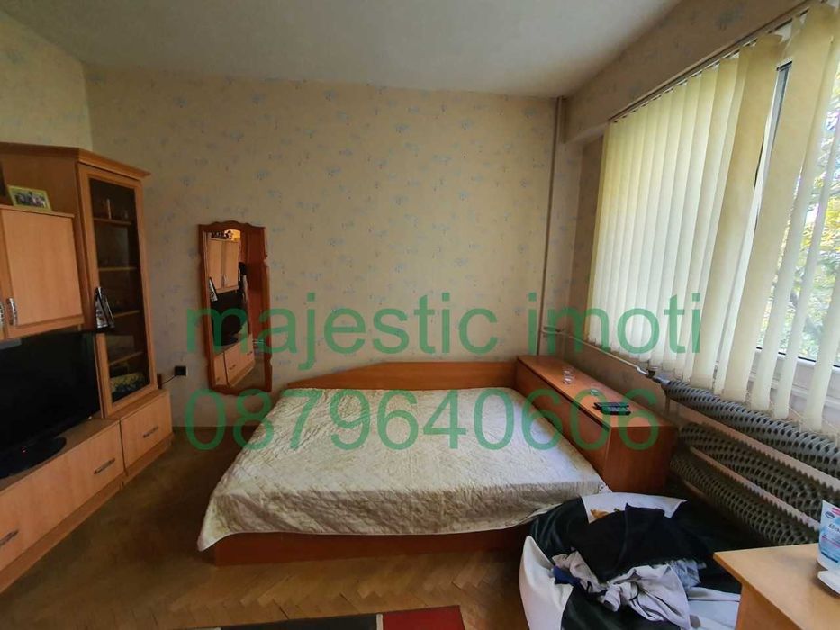 Двустаен апартамент в квартал Гагарин