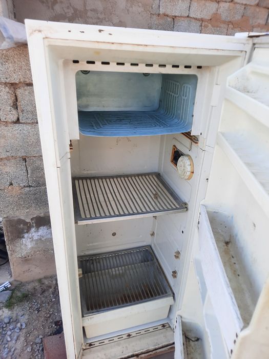 Холодильник для кухни