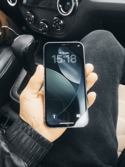 Iphone12
Aybi orqasi singan kamera pirilaydi
80% r