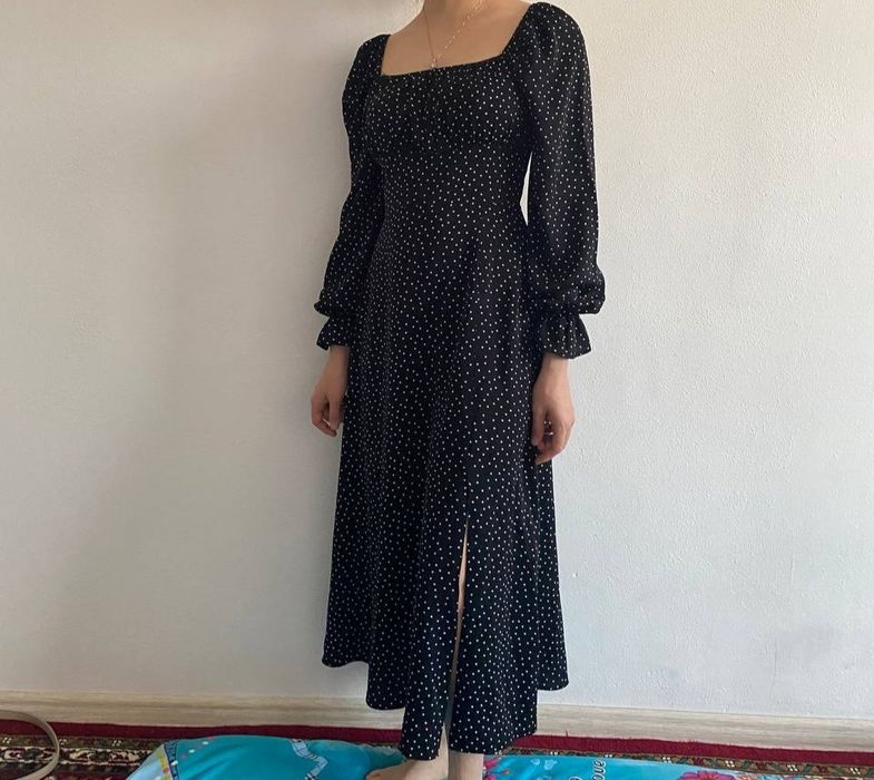 Платье черная стильная