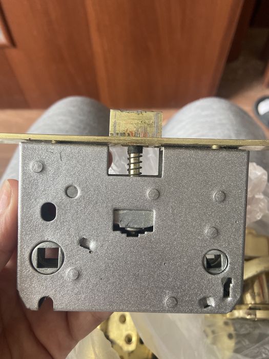 Ручки, замки для двери