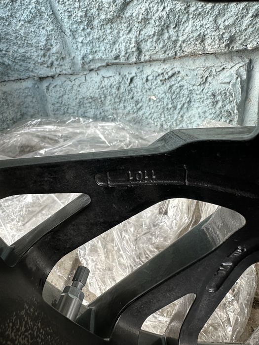 Диски на Lexus R18