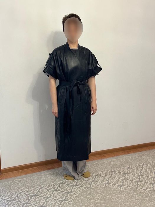 Кожаный длиный жилет