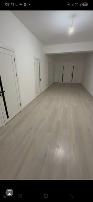 Срочно сотилади Сергели Тоштюрма Новастройка 3/5/5 ремонт средней хали