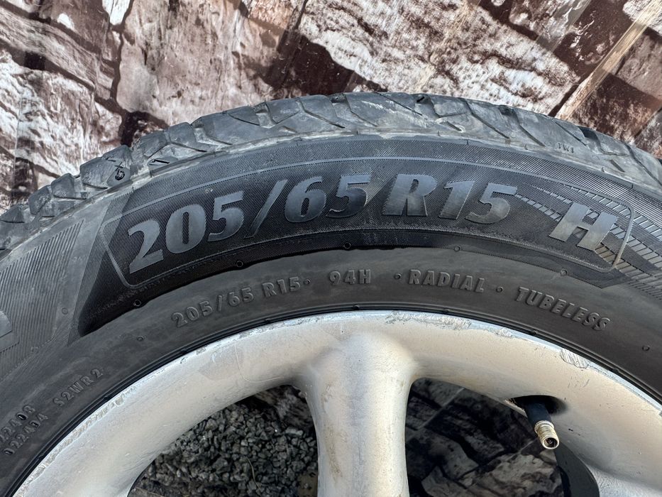 Продам R15 диски с резиной