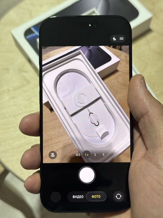  iPhone 16pro 5G 1TB black titanium в идеальном сост.