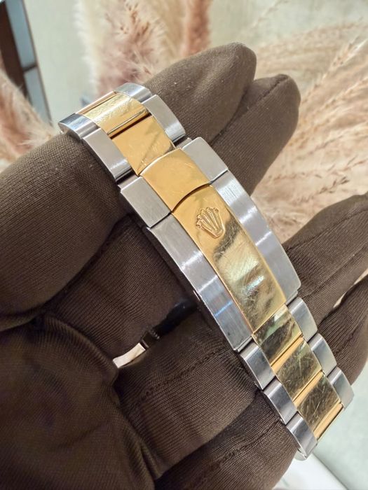 Продам оригинальные часы Rolex Sky-Dweller