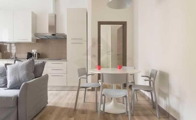 Дава се под наем Двустаен апартамент в Пловдив, Център - 45 кв.м за 147.9 € - Снимка #1