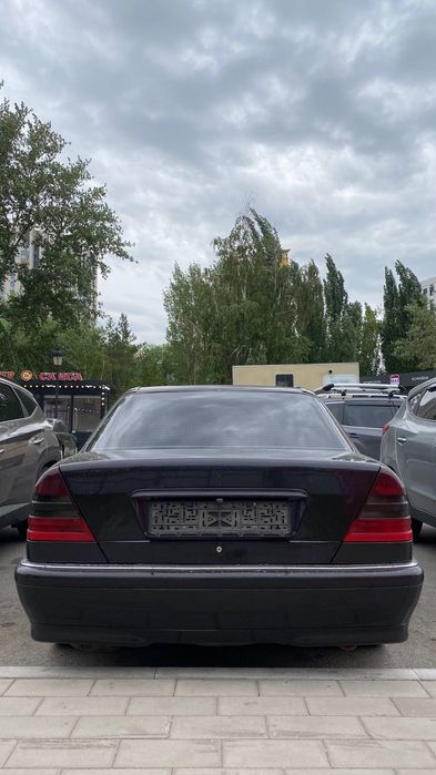 продам мерс 2.4 чистый немец