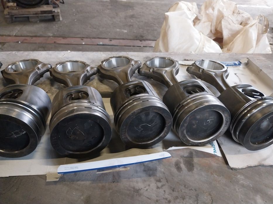 Vând piston+biela mercedes atego 6cilindri