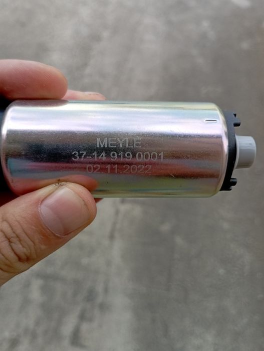 Продавам бензинова помпа MEYLE за Kia Ceed