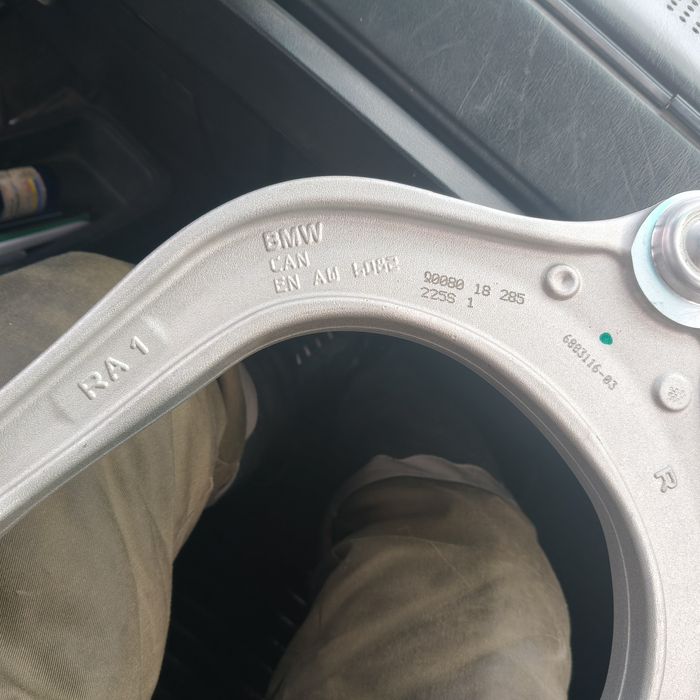 Продам Новый Рычаг бмв