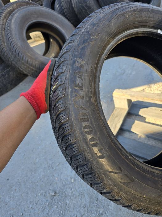 Anvelope de iarna 185-60r15 Goodyear