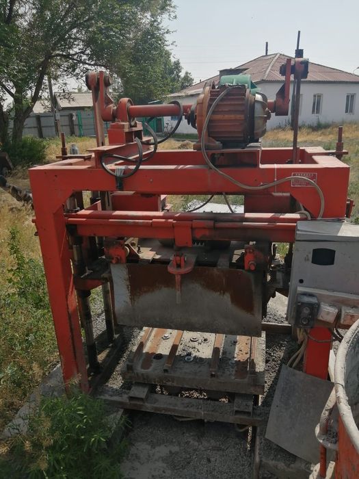 Станок для производства сплитерных блоков