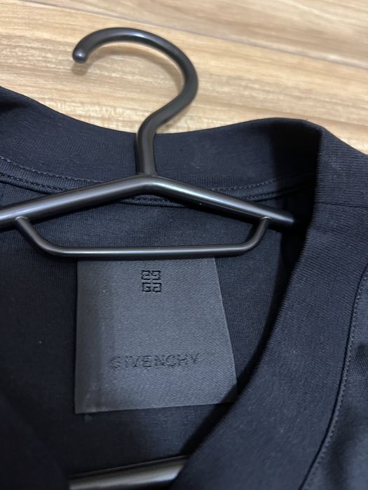 Givenchy Reversed тениска