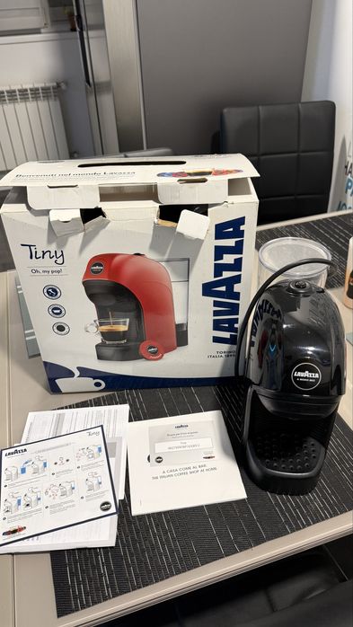 Espressor cafea Lavazza Tiny Negru, A Modo Mio