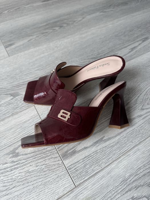 Стильные шлепки сабо