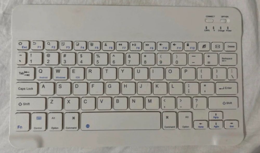 iPad 9 (2021) 64GB + huse + tastatura + creion Zoopie