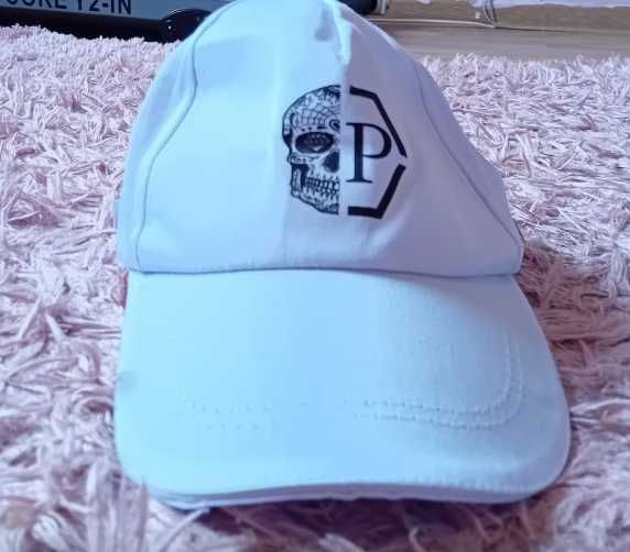 Чисто нова шапка Philipp Plein