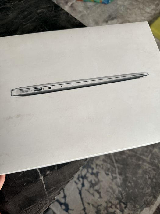 Apple Mac Air 13, 2017 года