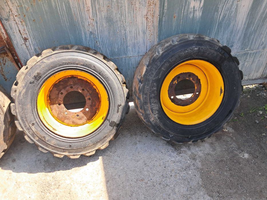Джанти с гуми за бобкат 10-16.5