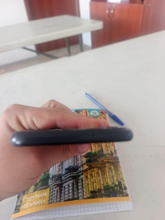 Samsung A13 обмен на айфон 8-х-хр