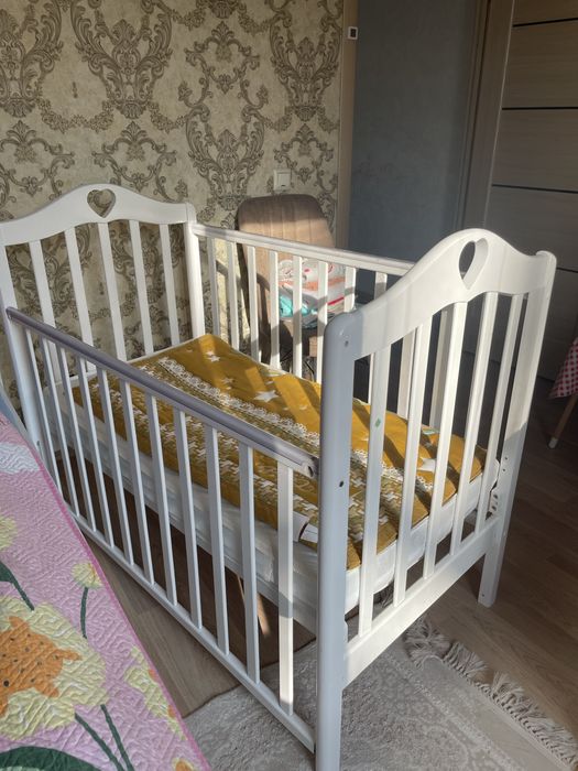 Манеж качлка, детская кровать