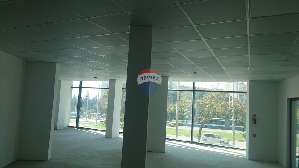 Продава се Магазин в Варна, Чайка - 733 кв.м за 2040 €/кв.м - Снимка #4