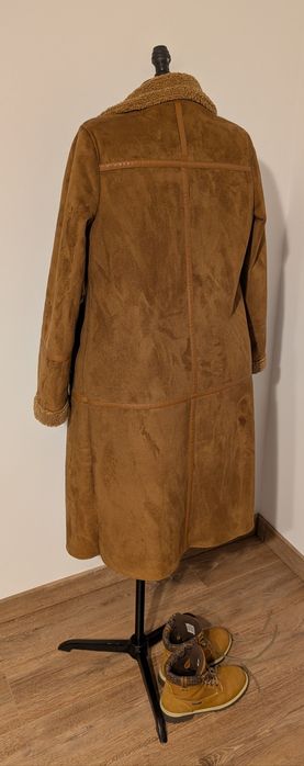 Set outfit iarnă camel – palton îmblănit + bocanci | S + 37