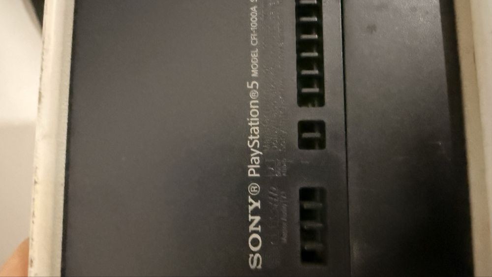 PlayStation 5 yaxshi holatda