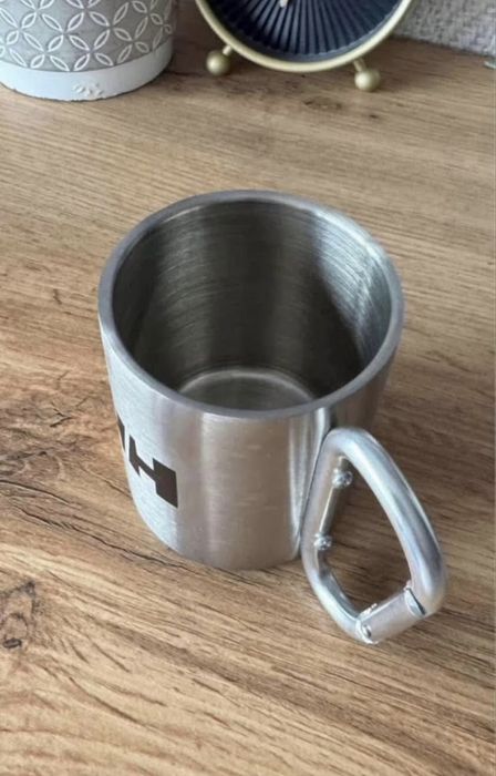 Нова чаша с карабинер Helly Hansen