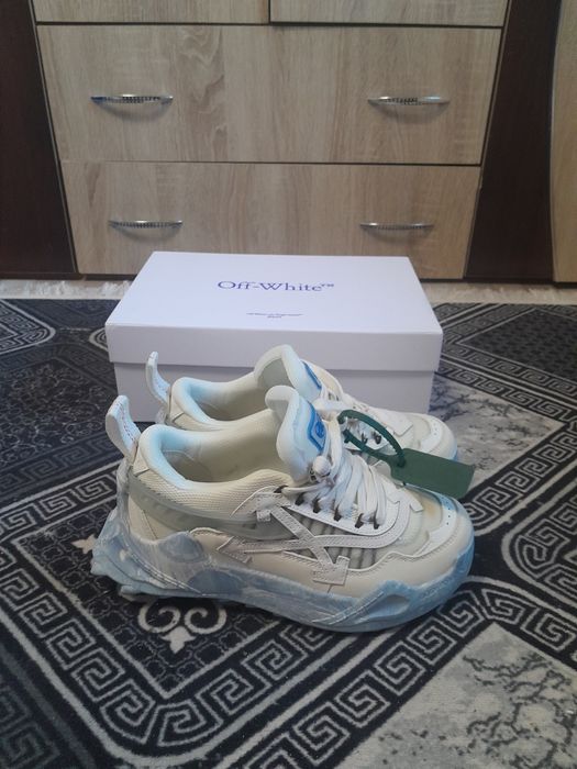 Adidasi Off white Odsy 1000