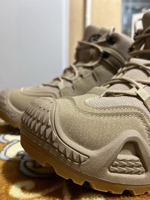 Военные кроссовки