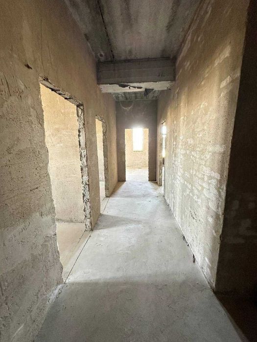 Сахарная больница рупарасида 3хоналик 7каватда  сотилади 
Янги Элитный