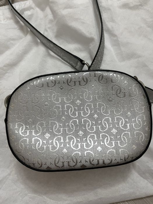 Geanta Guess crossbody