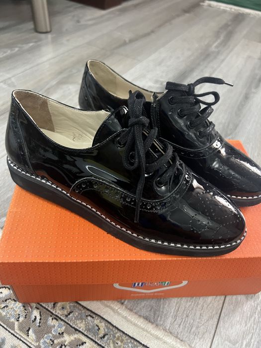 туфли на девочку  31, 32 35