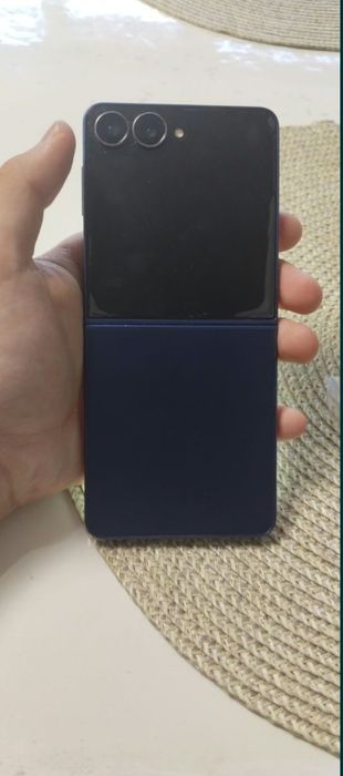 Samsung Galaxy Z Flip 7