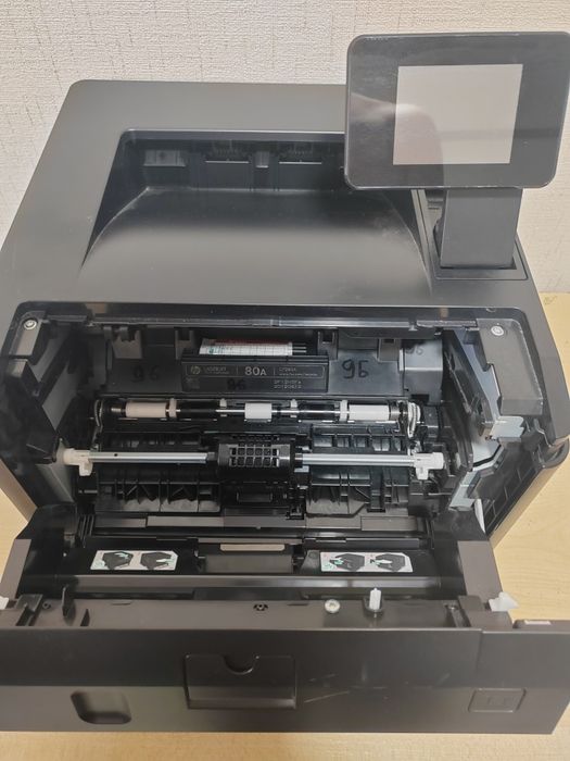 Принтер HP LaserJet Pro 400 m401dn