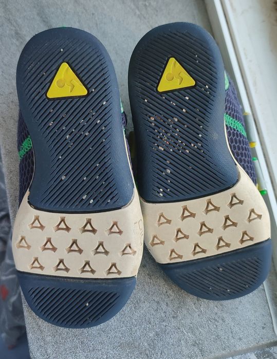 Боси обувки plae