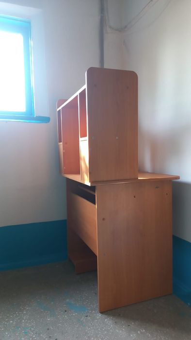 Стол компьютерный