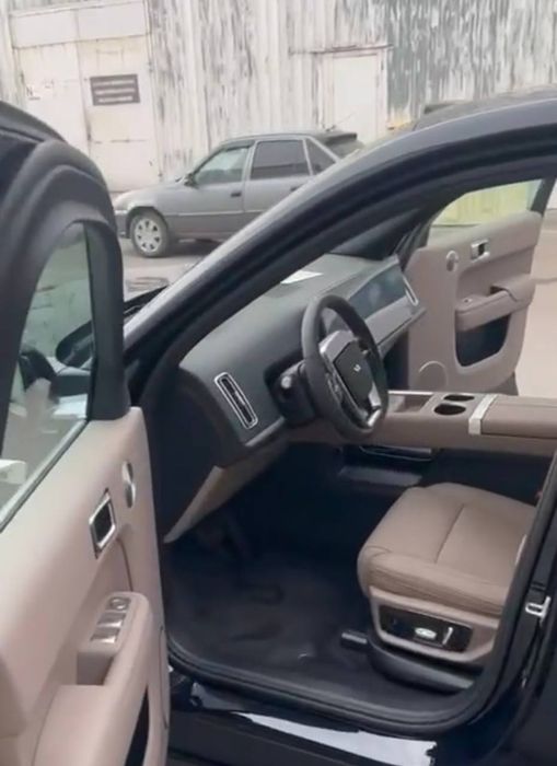 Li 7 Ultra цена 50 000$ CIP