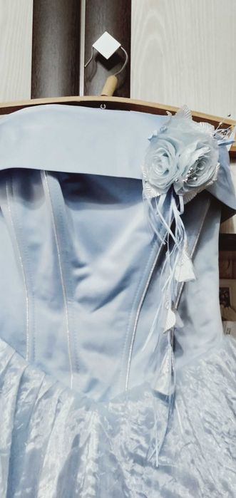 Продам свадебное платье нежно голубое