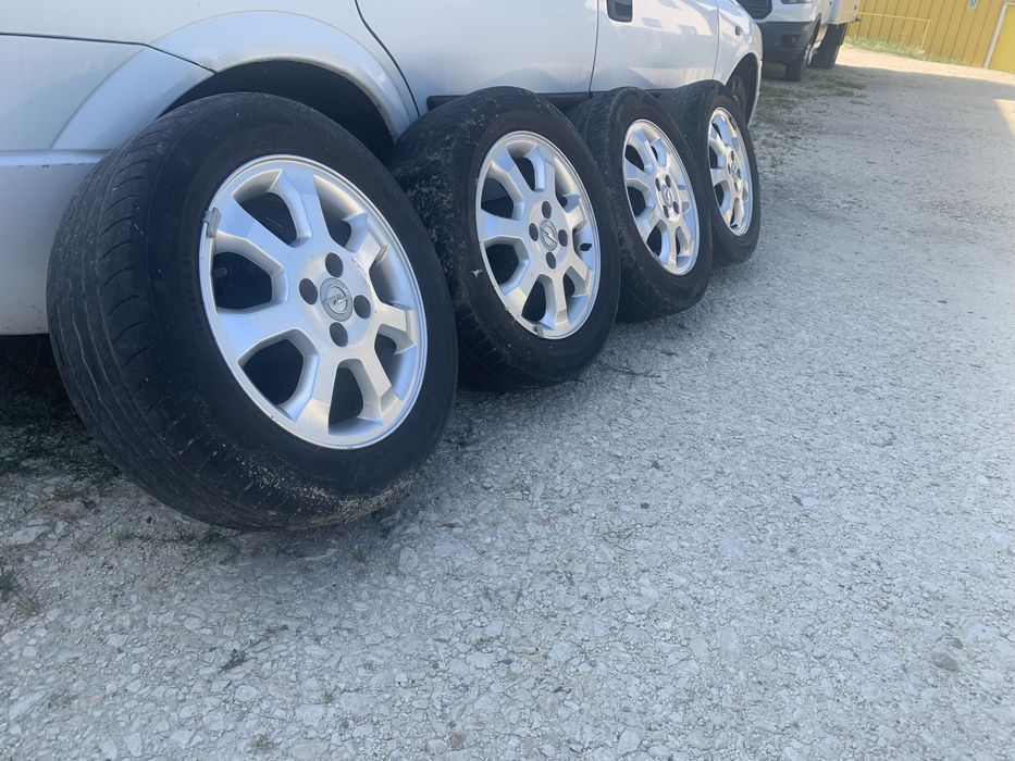 Set 4 jenti de aliaj cu cauciucuri de vara 195/60 R15